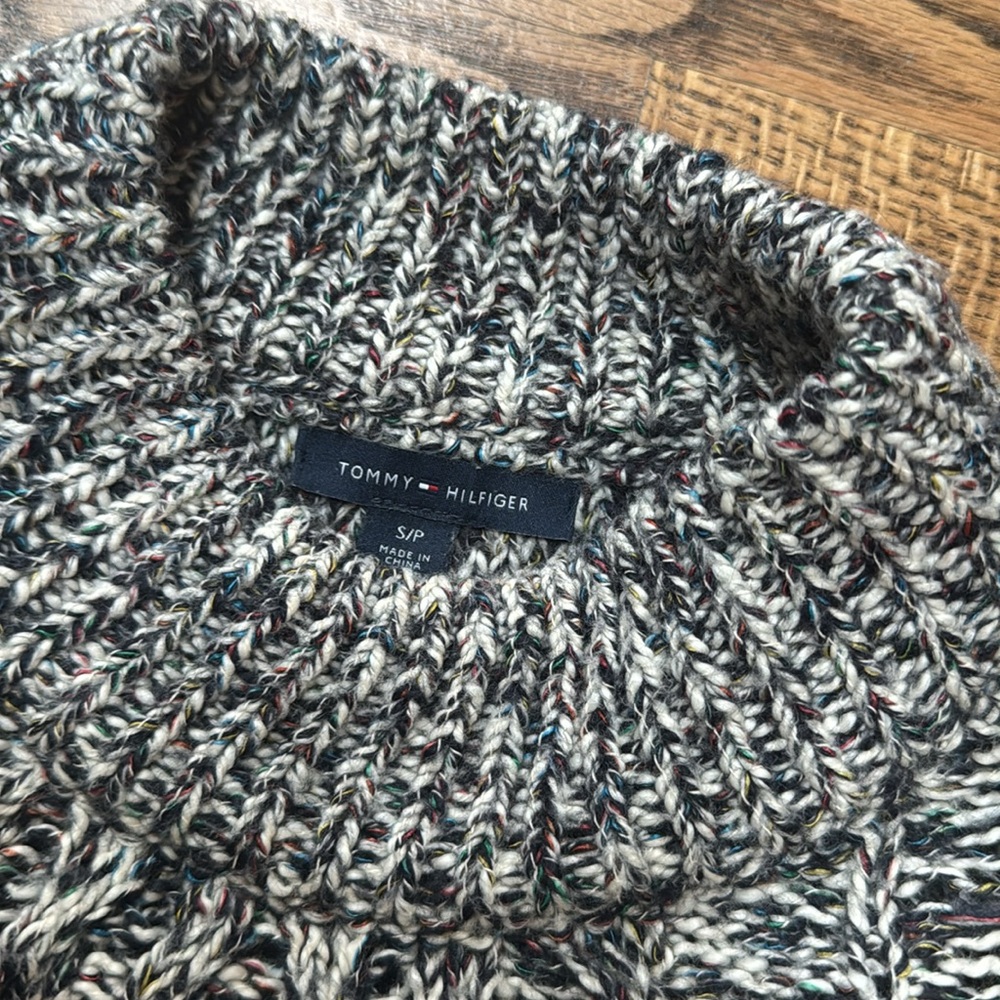 Tommy Hilfiger Women’s sweater size S